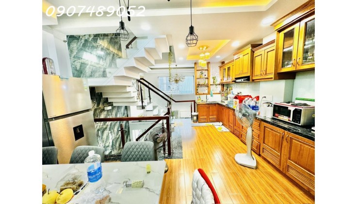[ CHỦ KẸT TIỀN] Bán nhà 4 tầng, 44m², 3PN, 4WC, Gò Vấp, 5.6 tỷ, SHR